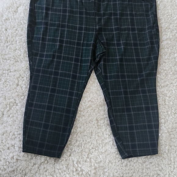 Torrid Plus Sz 6T Green Plaid Ponte Skinny Pants High Rise Pixie Pocket - Picture 3 of 10